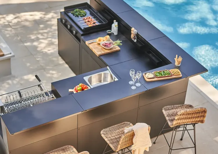 nº67 soporte-de-tablon-de-acero-cerrado-con-barra-negra